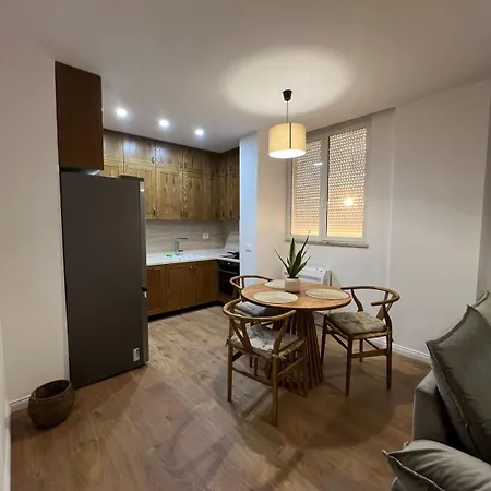 Apartmán The Heart Of By Zheni Tirana